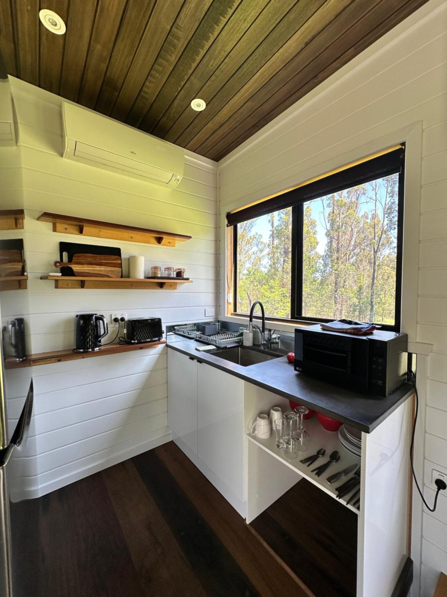 Ocean Breeze Tiny House - Ocean And Lake View Mallacoota Exterior photo